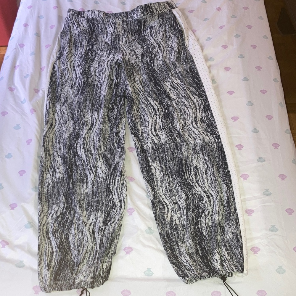 Lululemon Athletica Monochrome Patterned Leggings